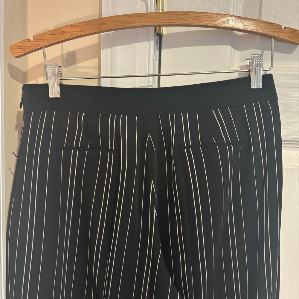 Elie Tahari Black Pin Stripe Pants Trousers